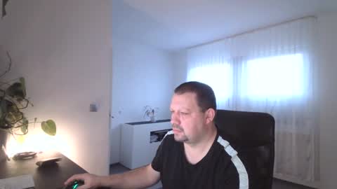 Eddi online show from January 22, 7:57 am