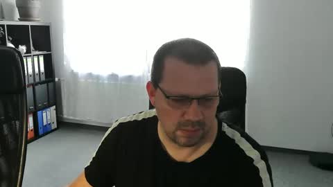 Eddi online show from December 17, 9:38 am