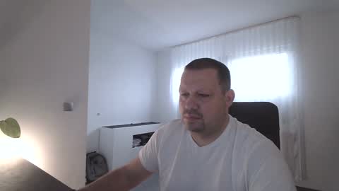 Eddi online show from December 27, 8:13 am