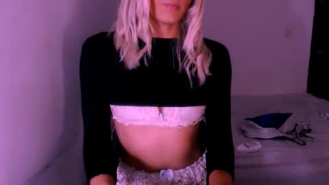 Chiara online show from December 19, 5:25 am