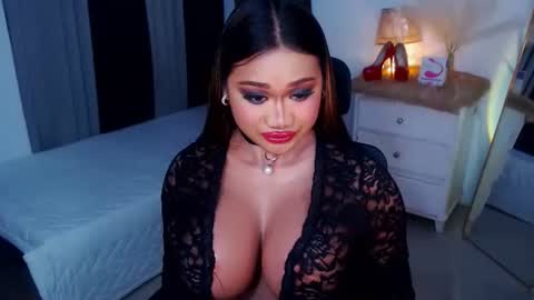 OLIVIA online show from March 6, 8:59 pm