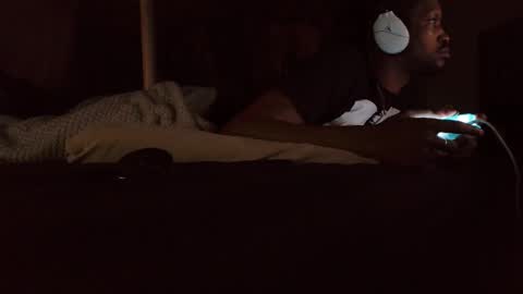 xxxjrstrokesxxx online show from December 3, 12:06 pm