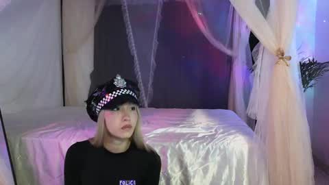 July and Fer online show from November 1, 7:18 am