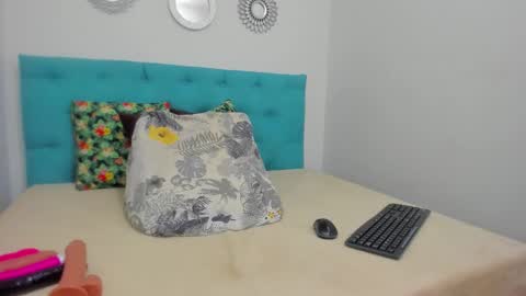 yaiza_sexylovee online show from March 6, 1:26 am