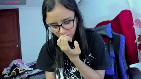 yan_nyan online show from February 12, 12:27 am