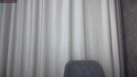 Snapshot of yana_squrel_22 chatting on October 23, 11:27 pm Yana  online show from October 23, 11:27 pm