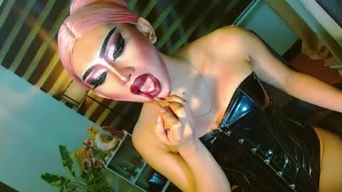 miss yasii online show from July 23, 12:47 pm