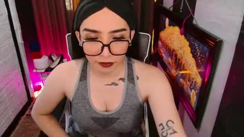 yassiered online show from July 17, 11:17 pm