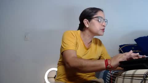 yaya____ online show from March 26, 11:32 pm