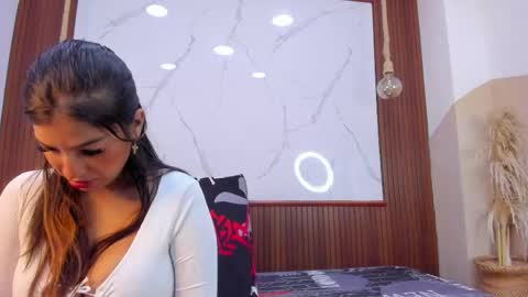 yayi_and_derek online show from May 21, 11:28 am