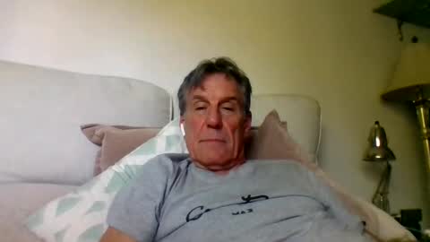 yeah_baby6988 online show from April 15, 11:38 pm