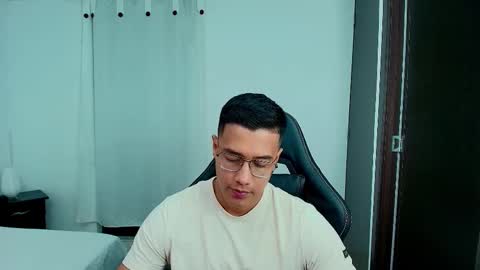 YEICO LEVIT online show from February 8, 2:59 am