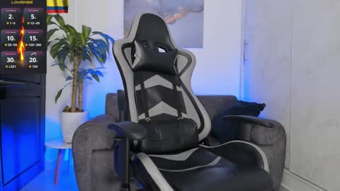 YEIKO ROMERO online show from November 25, 7:23 pm