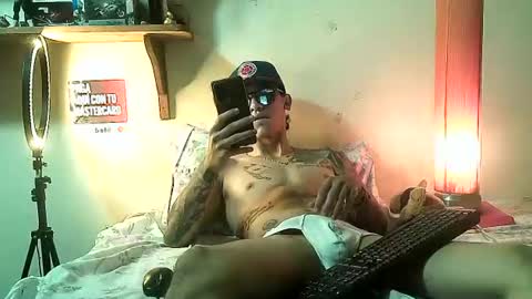 yeisoncastellanos1999 online show from June 24, 11:56 pm