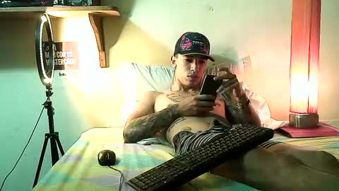 yeisoncastellanos1999 online show from July 30, 6:52 pm