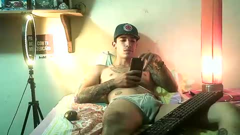 yeisoncastellanos1999 online show from July 7, 12:31 pm