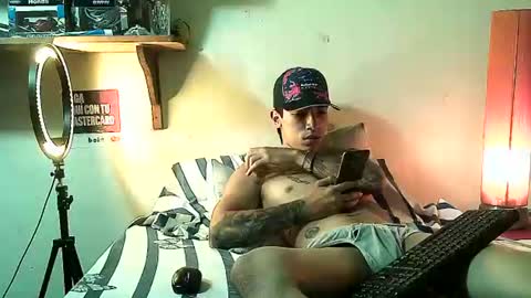 yeisoncastellanos1999 online show from July 17, 6:32 pm