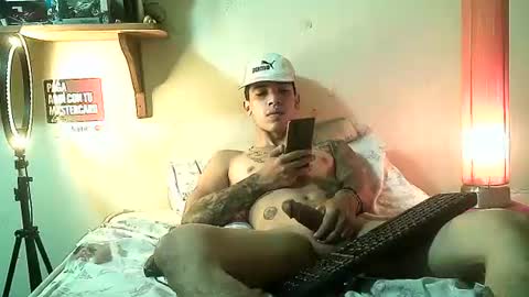 yeisoncastellanos1999 online show from June 25, 3:50 pm