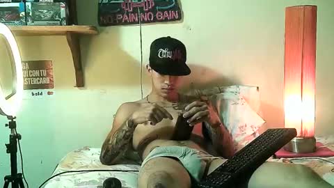 yeisoncastellanos1999 online show from March 26, 6:46 pm