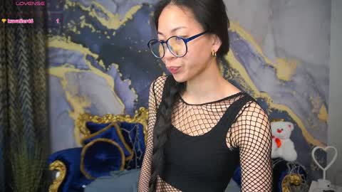 yennstar online show from April 5, 7:33 pm