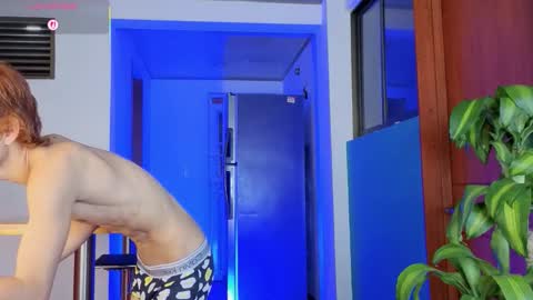 yeremmy online show from February 11, 9:29 pm