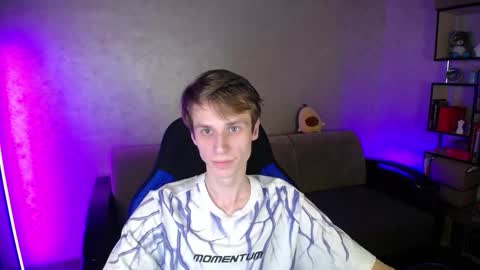 Snapshot of yes_cute_boy_ chatting on October 29, 6:52 pm Eden online show from October 29, 6:52 pm