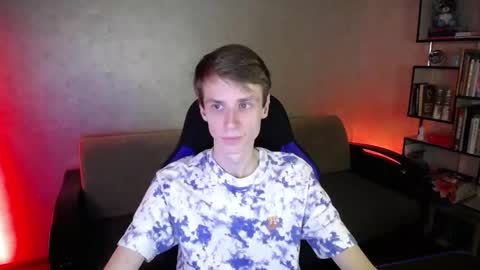 Snapshot of yes_cute_boy_ chatting on October 1, 6:18 pm Eden online show from October 1, 6:18 pm