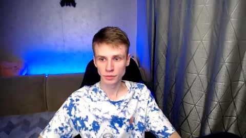 Snapshot of yes_cute_boy_ chatting on February 25, 11:59 pm Eden online show from February 25, 11:59 pm