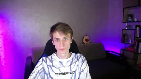 Snapshot of yes_cute_boy_ chatting on October 20, 11:32 pm Eden online show from October 20, 11:32 pm