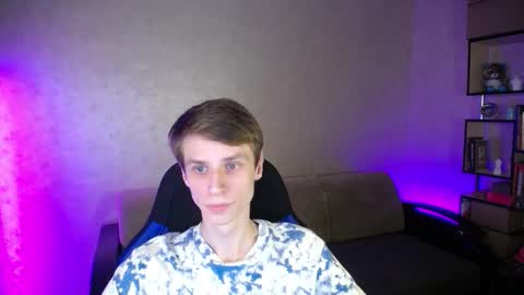 Snapshot of yes_cute_boy_ chatting on October 16, 8:51 pm Eden online show from October 16, 8:51 pm