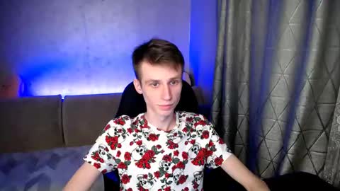 Snapshot of yes_cute_boy_ chatting on March 7, 10:54 pm Eden online show from March 7, 10:54 pm