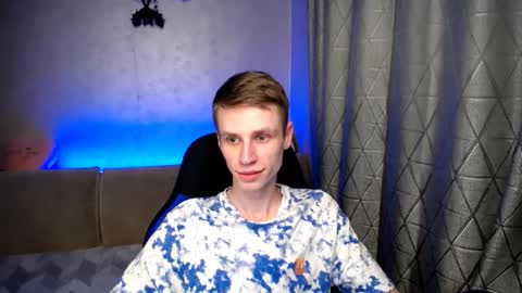 Snapshot of yes_cute_boy_ chatting on February 27, 8:31 pm Eden online show from February 27, 8:31 pm