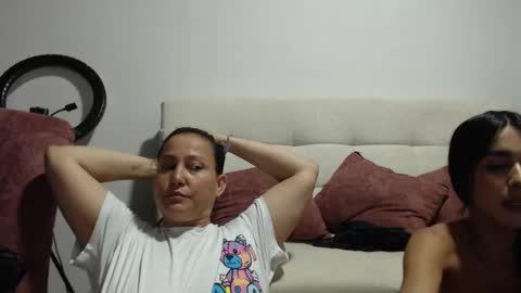 Snapshot of yessica_08 chatting on September 17, 2:15 am yessica and andres online show from September 17, 2:15 am