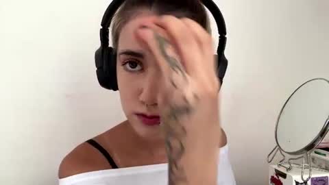 Julia 3 online show from July 8, 1:47 pm