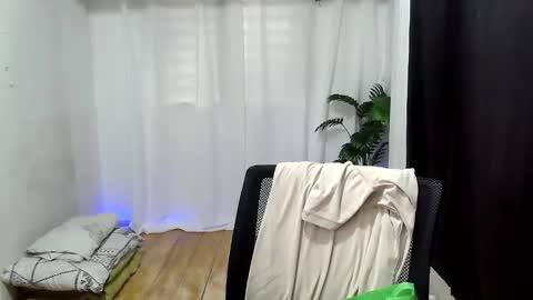 yhannaah online show from March 25, 8:21 am