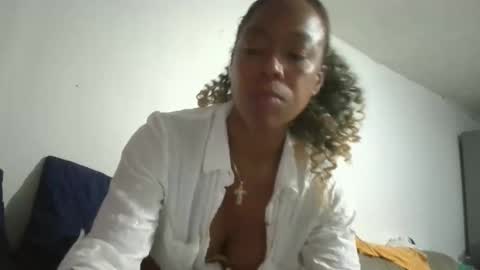 yilizalove_14 online show from December 5, 9:19 am