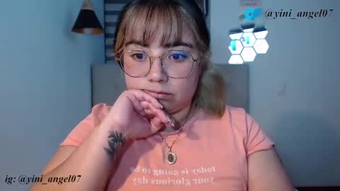 hii i am yini online show from November 10, 2:58 am