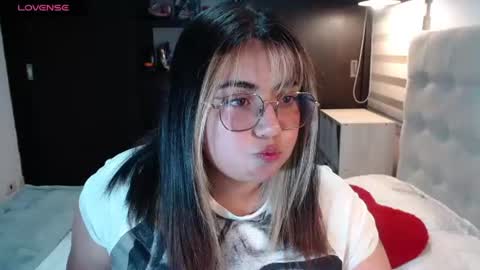 hii i am yini online show from July 7, 4:36 am