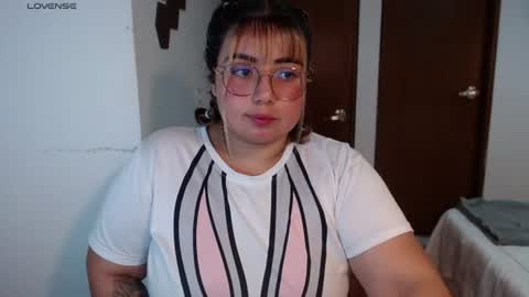 hii i am yini online show from July 16, 2:15 am