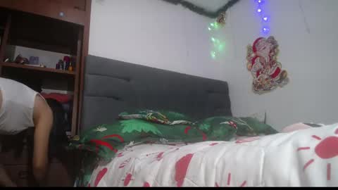 Yiny online show from December 17, 9:16 am