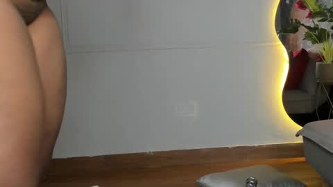 roxie reyes  online show from November 13, 11:35 am