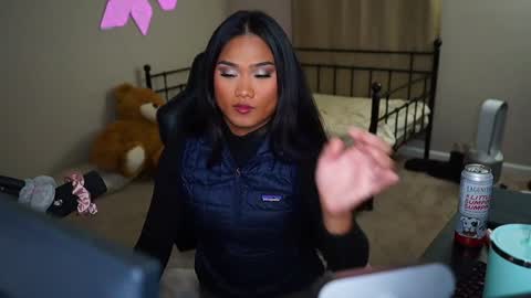 Palmela Handerson online show from December 25, 8:18 am