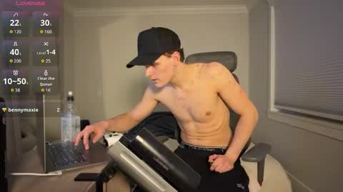 yngdesire1 online show from February 5, 4:49 am