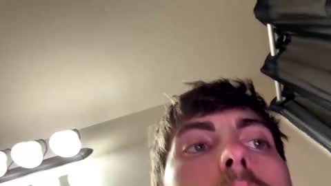 yngwork29 online show from April 19, 1:17 am