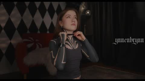 ynnenbrynn online show from March 26, 7:46 am