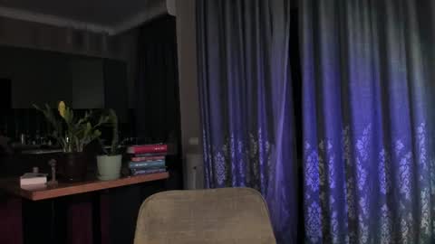 Max online show from June 22, 9:44 pm