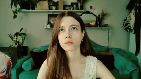yoka_paradoxxx online show from July 14, 10:54 am