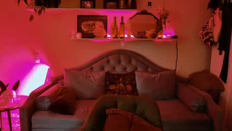 yoka_paradoxxx online show from July 28, 3:21 pm