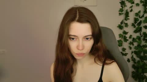 yoka_paradoxxx online show from February 3, 9:24 am