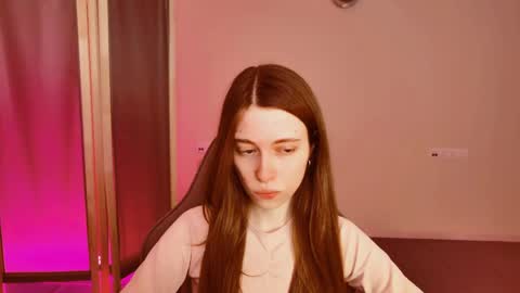 yoka_paradoxxx online show from April 28, 9:24 am